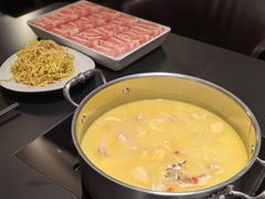 -鲜入唯煮·港式海鲜牛肉火锅(金宝街店)