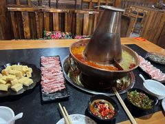 -果松木炭酸菜铜火锅·外婆参鸡汤