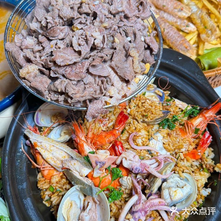 在三亚吃过一次就念念不忘的…糟粕醋海鲜面！