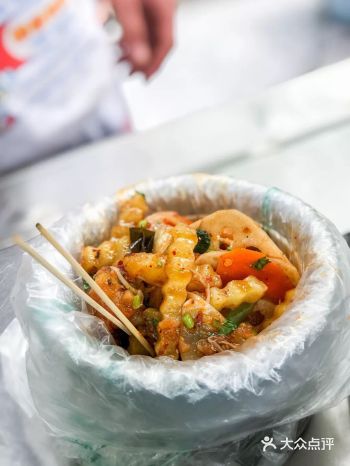 夫子煎饼、炸鸡柳、寿司、粥庄、汤泡饭、天蚕土豆……妈