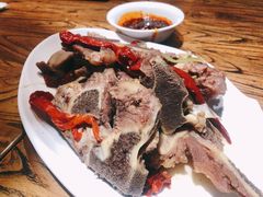 牛骨头-有奴思烤肉·清真(正宁路店)