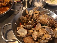 辣炒蛤蜊-富乐满韩国正宗炸鸡韩国料理(虹泉路店)