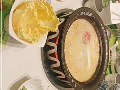-洪氏嗨捞·广东猪肚鸡·椰子鸡火锅(西咸万象城店)
