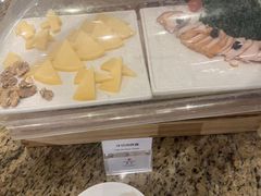 -华邑酒店·鲜艳全日自助餐厅