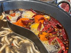 卜卜贝鸳鸯锅-憨铁匠老火锅(龙岗万科里店)