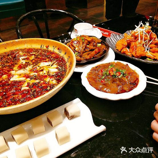 俏阿妹正宗川菜麻辣小龙虾(天朗店)