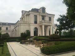 -上海玫瑰园度假酒店