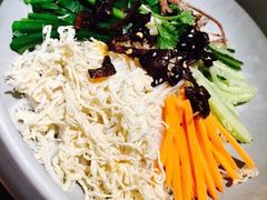 -云海肴·汽锅鸡·云南菜(天山百盛优客店)