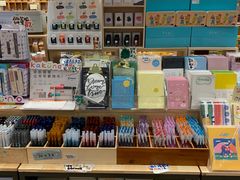 -猫的天空之城概念书店(印象城购物中心店)