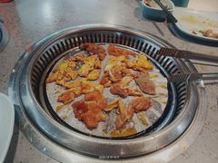 -金滏山烤肉·海鲜·火锅自助餐厅(襄阳万达店)