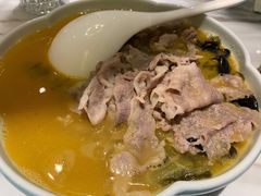 秘制酸汤肥牛-鹿港小镇(霄云店)
