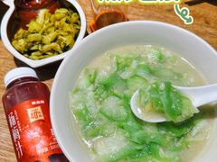 -聚鑫朋酸菜肥肠(文艺路口店)