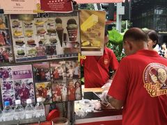 -詹爷爷乌节路街头冰淇淋