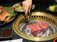 -山川小町·极番烧肉(新地假日广场店)