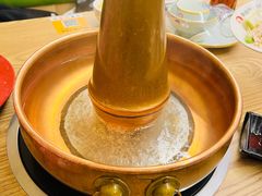 -洞庭洲·防空洞火锅·铜锅涮肉·烧烤(新百广场店)