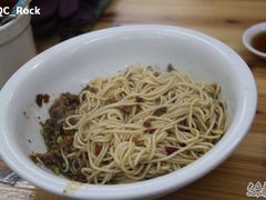 串味杂酱面被我绞过了，呵呵-上海特色小笼店(铁岭路90弄小区店)