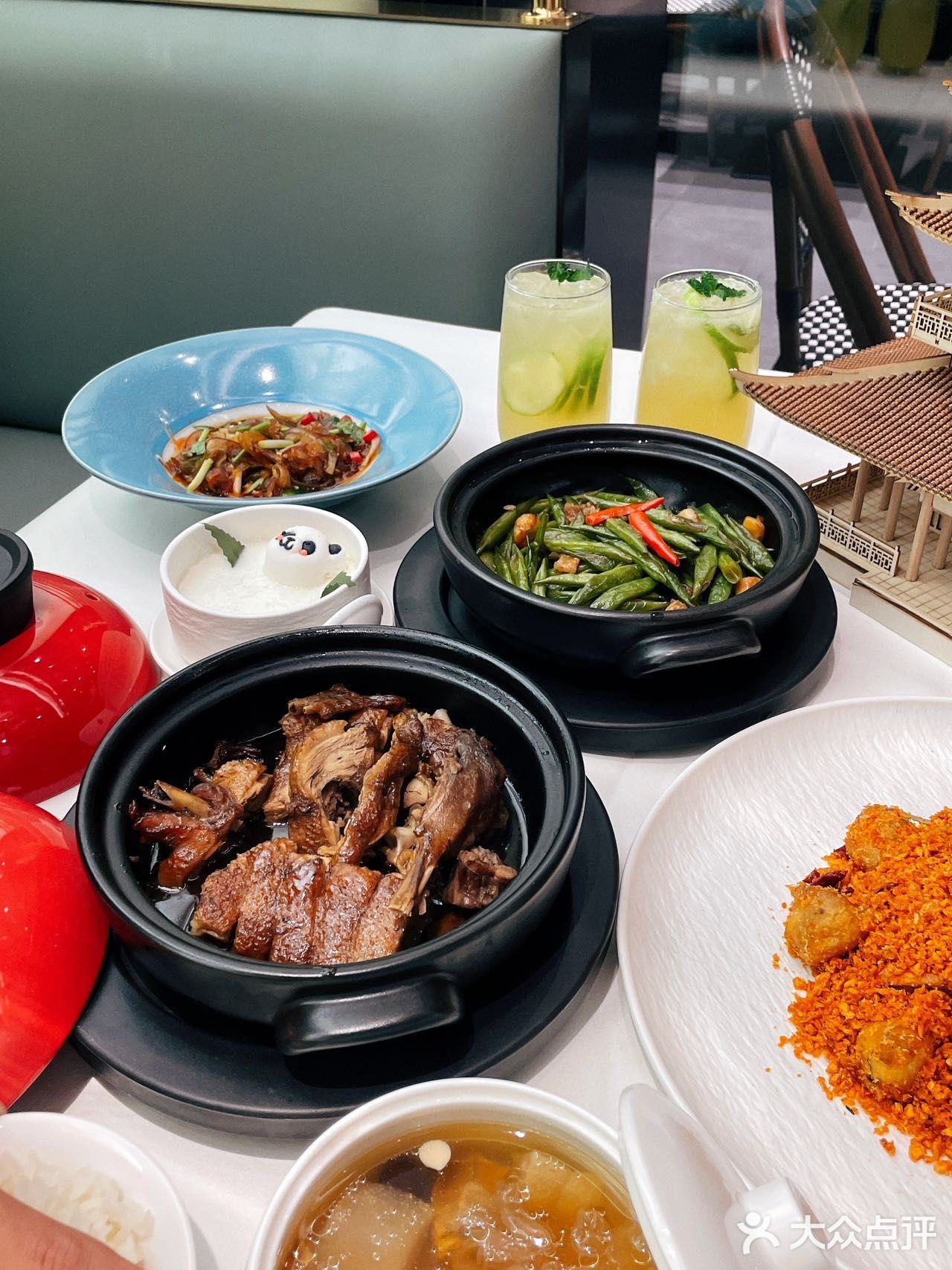 南宁老牌酒家缘林这美景！！你在诱惑谁呢？