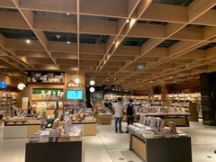 -猫的天空之城概念书店(苏州诚品店)