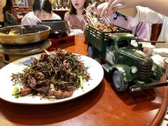 民国霸王兔-杨记隆府(时代天街店)