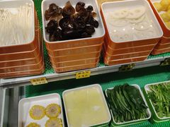 -极有家小鱼小鸡石锅煲(佳兆业店)