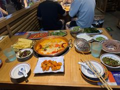 -洱火云南酸菜牛肉火锅(石景山当代商城店)