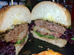 -HIGH FIVE哈福手工汉堡(桂林路店)