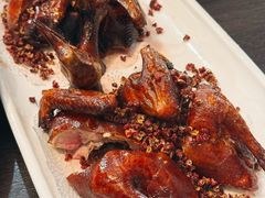 大红袍花椒脆皮乳鸽-香港祥正飯店·正宗灣仔50年海鲜老字号