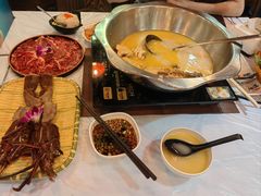 -鲜入围煮花胶鸡海鲜火锅