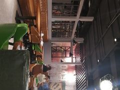 大堂-渝胖子老城区炭火蛙锅(临城店)