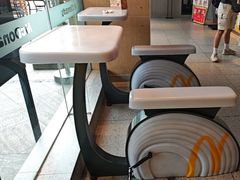 -麦当劳(中二横路店)