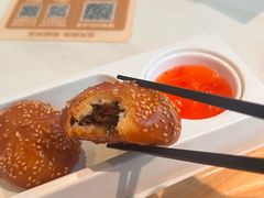 -左庭右院鲜牛肉火锅(金山万达店)
