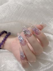 -花岐款式专研健康美甲沙龙