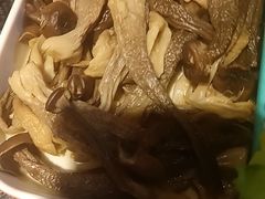 -两三事小郡肝串串香火锅(桂庙店)