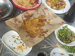 -老街烧烤大排档·地道湖北菜·龙虾馆(汉口火车站店)