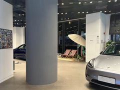 -TESLA 特斯拉(上海太古汇体验店)
