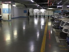 -新世界新丸中心-地下停车场