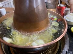 -果松木炭酸菜铜火锅·外婆参鸡汤