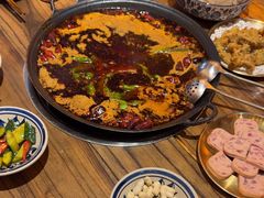 -旧街市鲜货老火锅(大光路店)