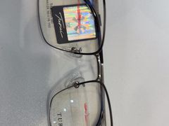 -美式眼镜·授权蔡司.依视路.尼康.豪雅.明月(南翔印象城店)