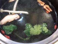 -百品聚旋转火锅(万德庄店)