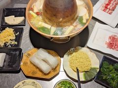 -冰冰龙虾·江湖菜·花园江景餐厅