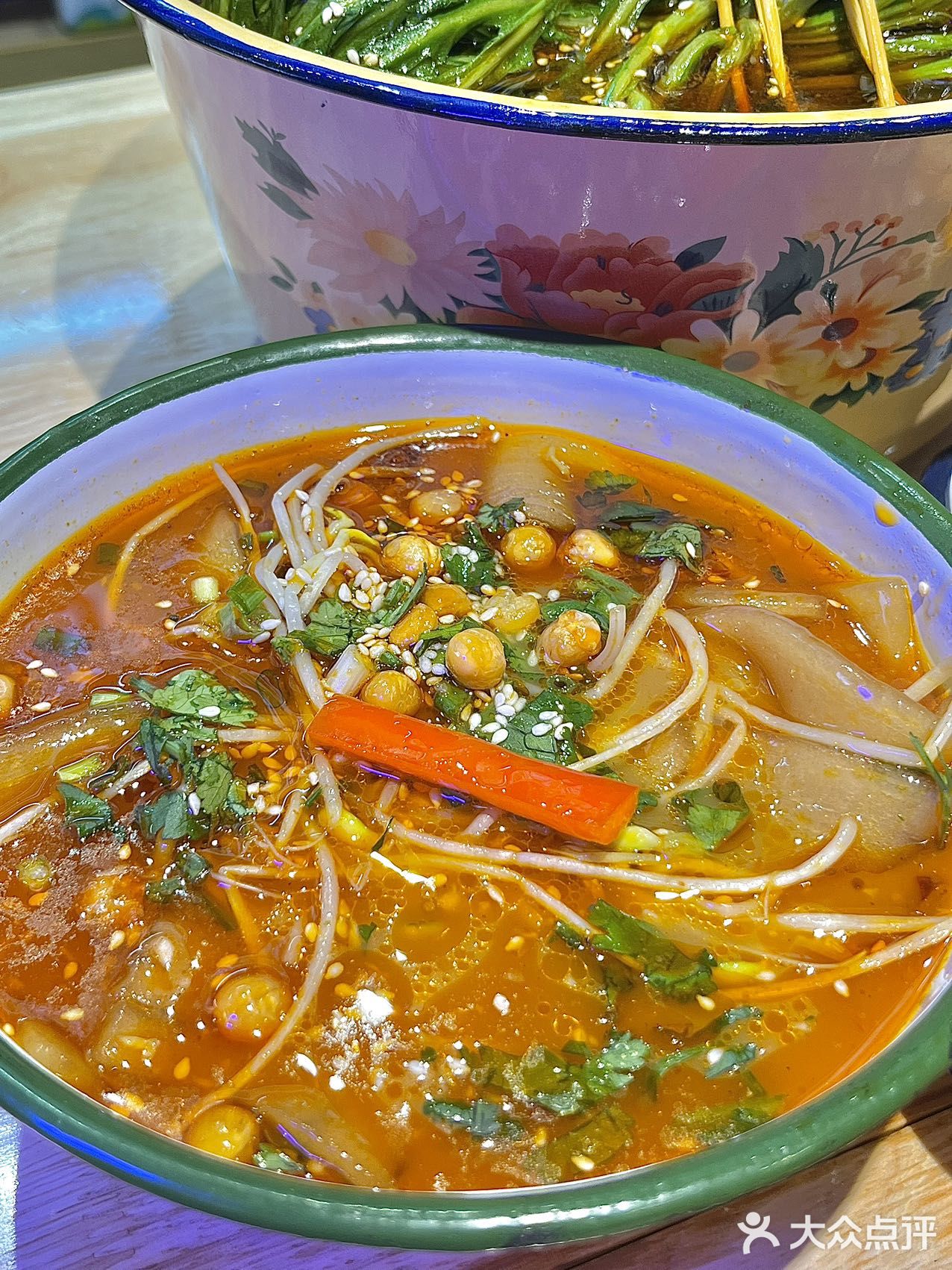 等等涮熟后，越吃越上瘾️ • 网红店，超级好吃