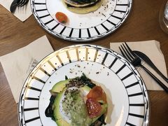 牛油果蘑菇菠菜水波蛋-AFS Cafe & Canteen(闽江二路店)