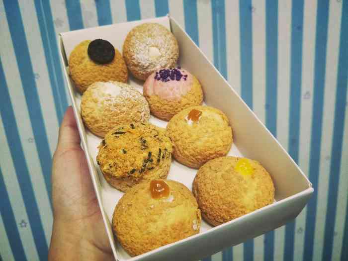 爱蜜泡芙(悦立方店)-"悦立方逛街必备!特别好吃!一定要当场吃掉.