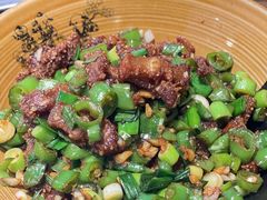 青椒香酥肉-醉美东江·三文鱼·烧鸡公