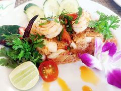 -Chom Cafe and Restaurant