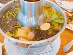 -Chom Cafe and Restaurant