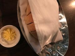 餐前面包-食间牛排(重庆路万达店)