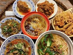 -爆炸头阿姨小四川正宗川味小吃(无任何分店)