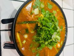 招牌炸酱小锅米线-肥汁米蘭香港米线(长宁来福士店)